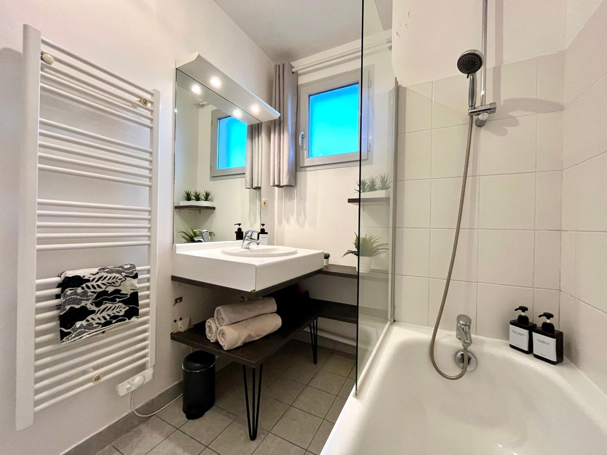 Bngo I Immense Rooftop Lyon I 2 Chambres, 4 Places Parkings, 2 Immenses Terrasses, 8 Personnes Esterno foto
