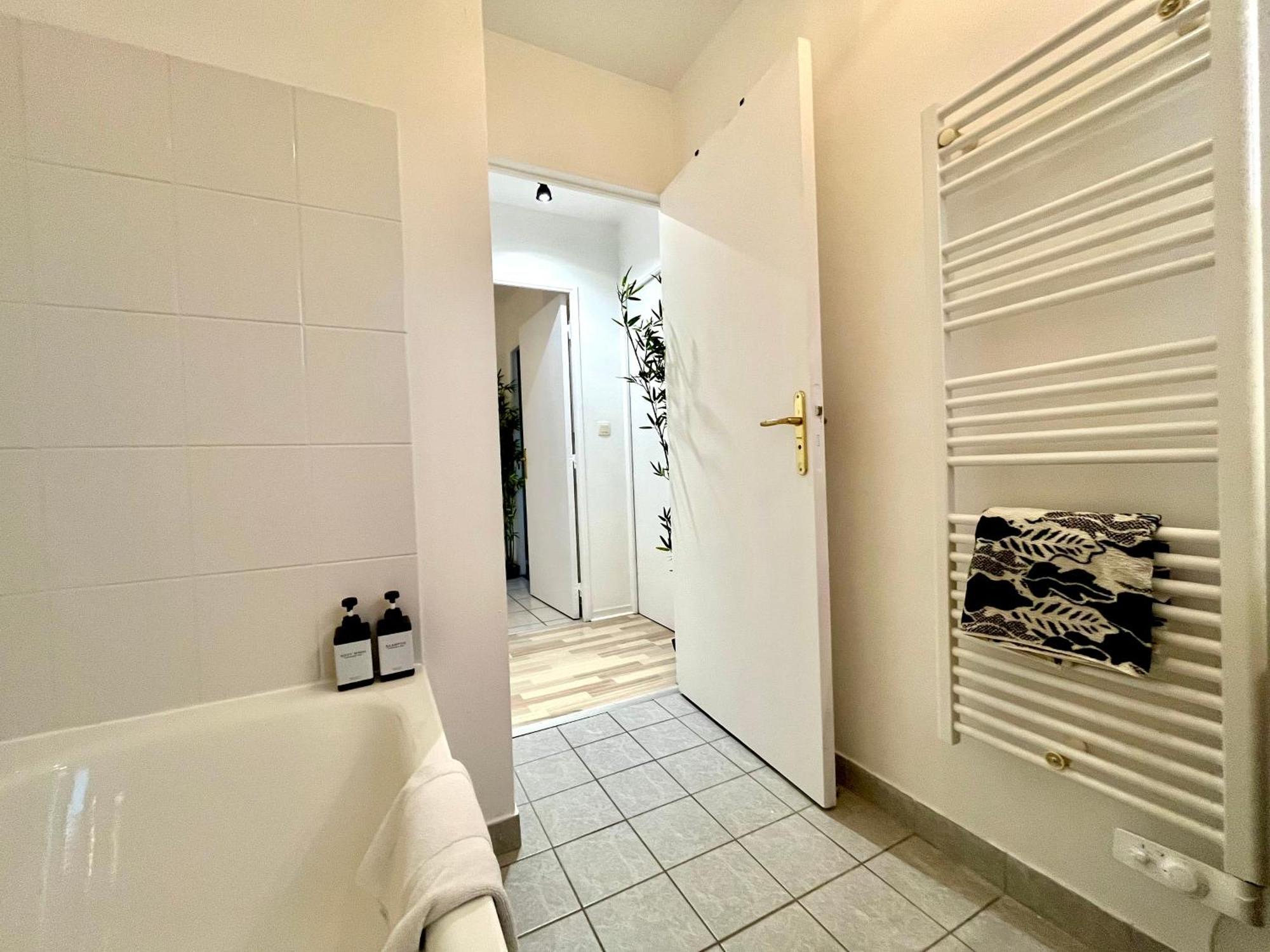 Bngo I Immense Rooftop Lyon I 2 Chambres, 4 Places Parkings, 2 Immenses Terrasses, 8 Personnes Esterno foto